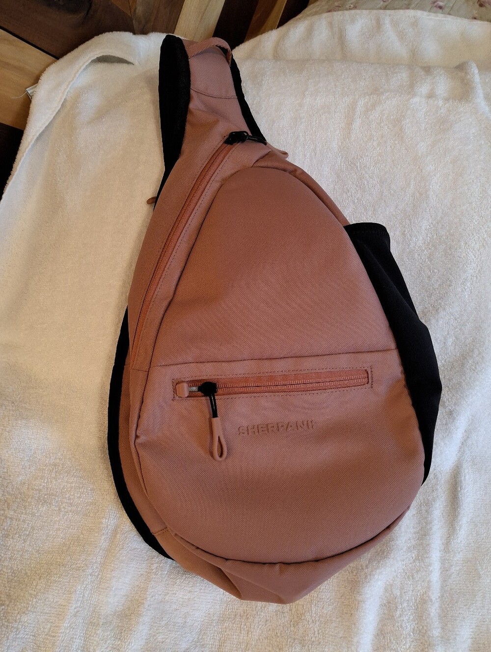 NWOT Sherpani Rose Pink Sling Belt Bag